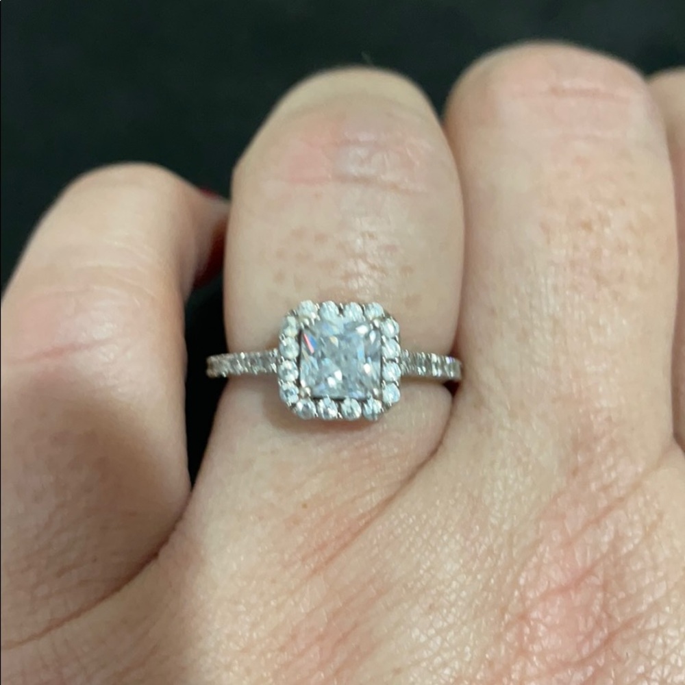 Cubic silver ring